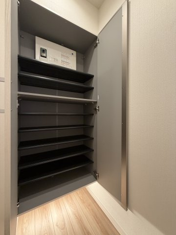 新宿区四谷４丁目の中古マンションの収納|シューズボックス