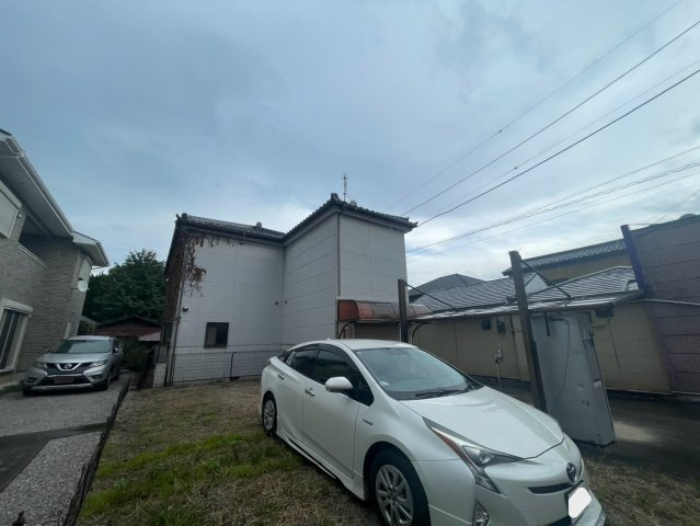 -三丁目不動産-　本庄市銀座2丁目　平成8年築の駐車場