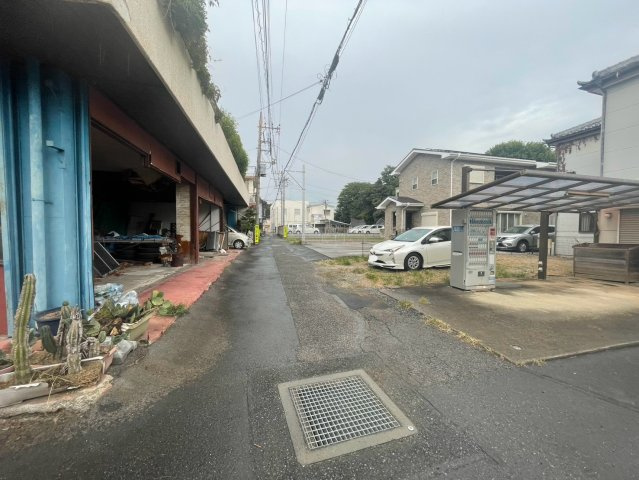-三丁目不動産-　本庄市銀座2丁目　平成8年築の前面道路含む現地写真