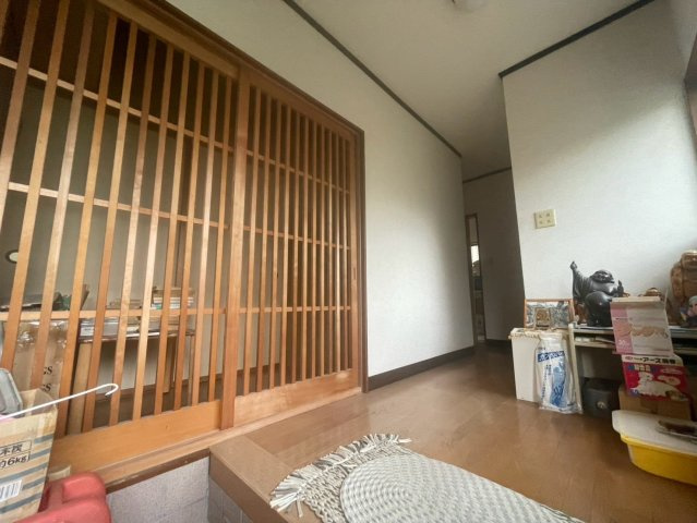 -三丁目不動産-　本庄市銀座2丁目　平成8年築の玄関|シンプルで使いやすい玄関です