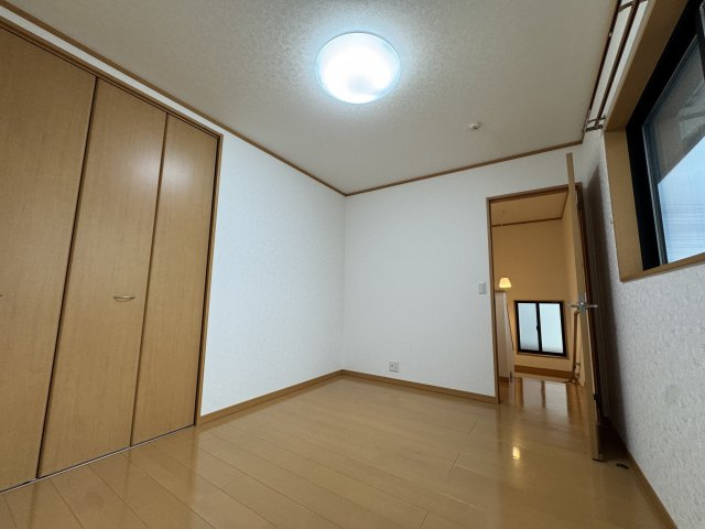 -三丁目不動産-　熊谷市円光2丁目　売-主、エアコン、カーポートのその他|2階