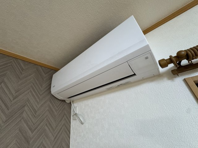 -三丁目不動産-　熊谷市円光2丁目　売-主、エアコン、カーポートのその他|リビングエアコン