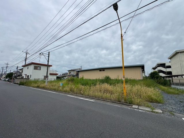 -三丁目不動産-　行田市向町　２号地の前面道路含む現地写真