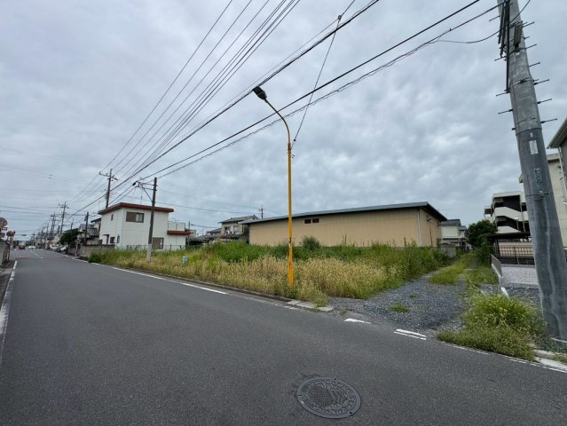 -三丁目不動産-　行田市向町　1号地の前面道路含む現地写真