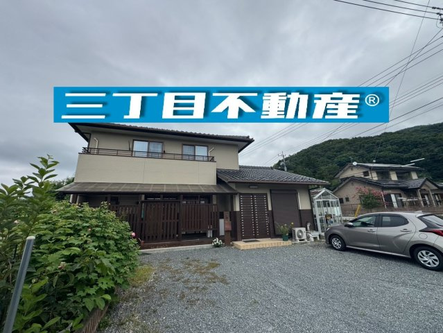-三丁目不動産-　秩父市黒谷　東南角地の外観|外観もきれいです