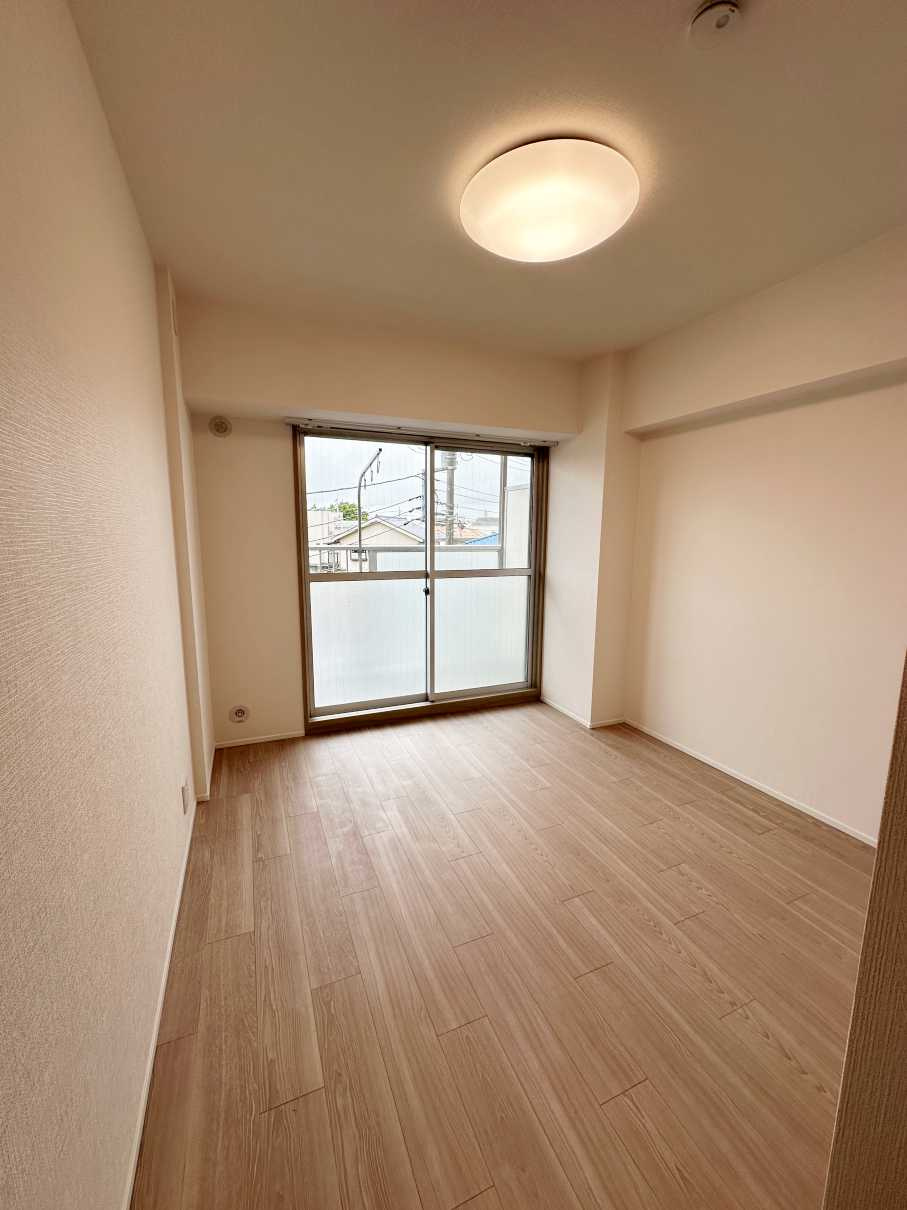 日商岩井西新井マンションの洋室|使い勝手のいい洋室です