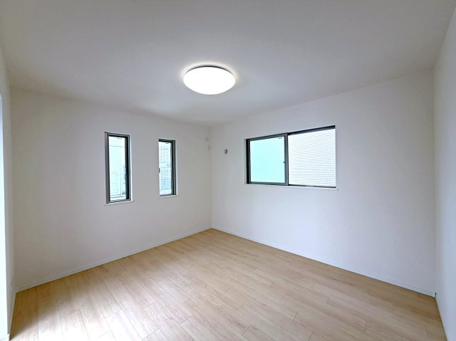 世田谷区給田四丁目戸建の居間・リビング|ゆったり過ごせるリビングです