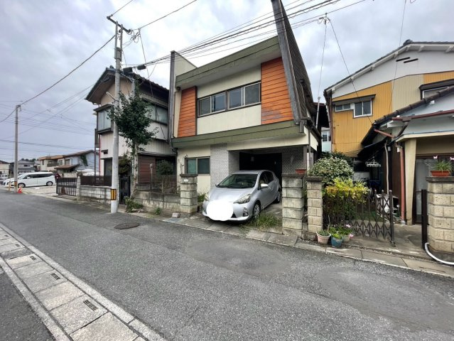 -三丁目不動産-　熊谷市伊勢町　更地渡しの前面道路含む現地写真