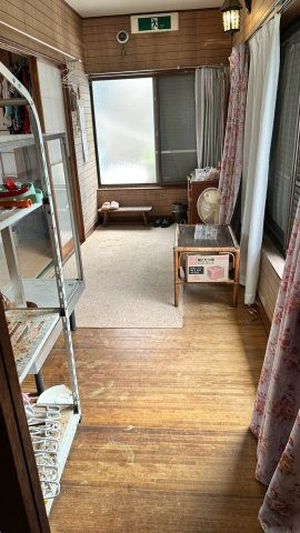 静かな路地奥の住まい～神奈川県藤沢市藤が岡２丁目～のその他|日の光がたっぷりと届く明るいインナーテラス風廊下