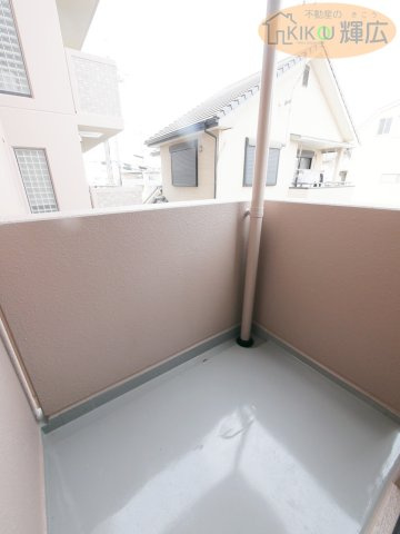 ネオハイツ東二見　2階のバルコニー