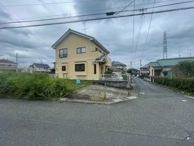 -三丁目不動産-　比企郡嵐山町むさし台2丁目　角地の前面道路含む現地写真