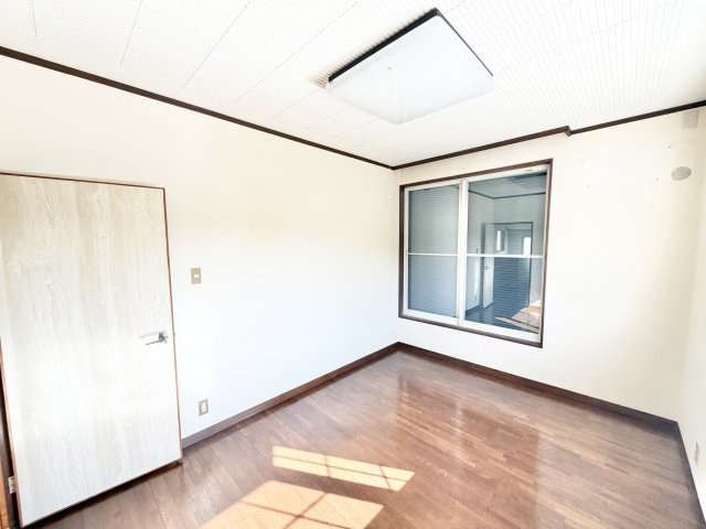 和良比戸建の洋室|コンパクトで使いやすい洋室です