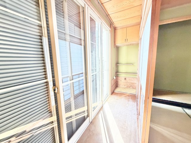 和良比戸建のバルコニー|お洗濯にも便利なバルコニー付き