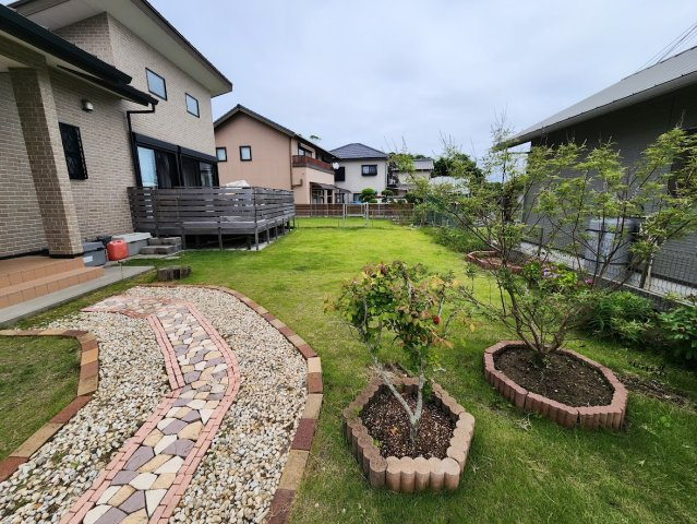 いすみ市深堀、木造平屋建の庭|簡単な家庭菜園も楽しめるお庭です