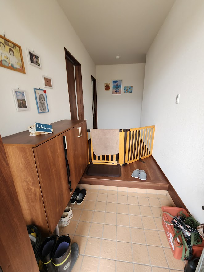 いすみ市深堀、木造平屋建の玄関|ゆったりとした玄関です