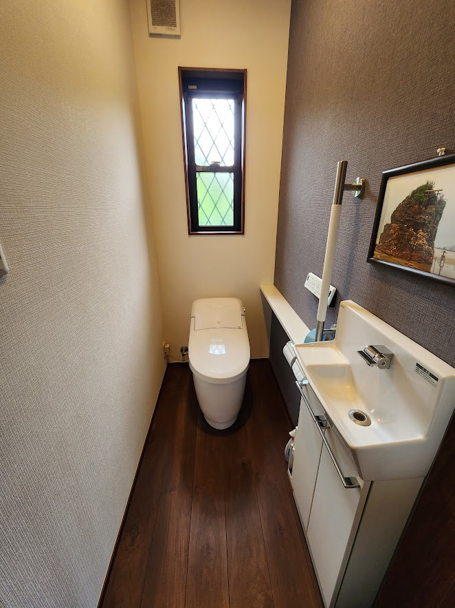 いすみ市深堀、木造平屋建のトイレ|落ち着いたトイレです