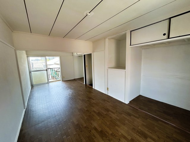 千葉県柏市花野井　中古テラスハウスの洋室|明るい洋室です