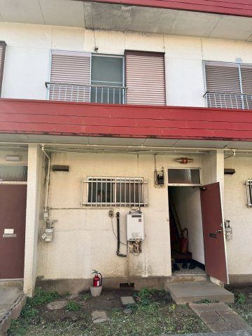 千葉県柏市花野井　中古テラスハウスの玄関|落ち着いた玄関です