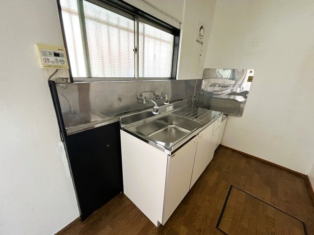 千葉県柏市花野井　中古テラスハウスのキッチン|キッチンです