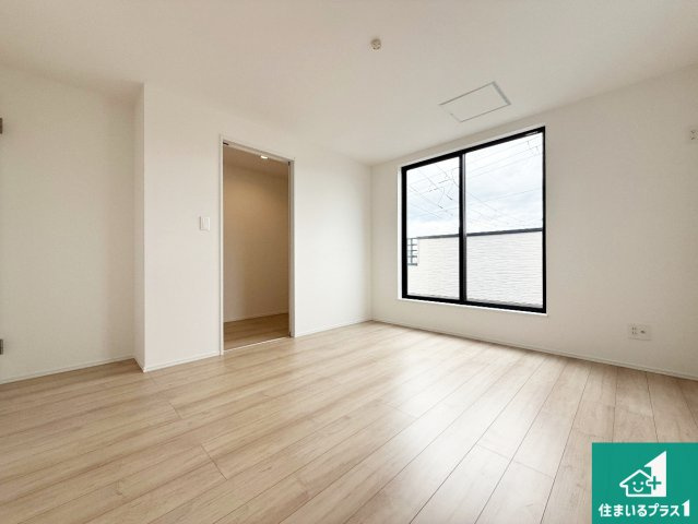 ◆羽曳野市古市　新築一戸建ての洋室|シンプルな洋室は、自分好みのインテリアが楽しめます♪ご家族とインテリアや家具を選びに行くのは入居時の醍醐味の一つです。ぜひお楽しみください♪