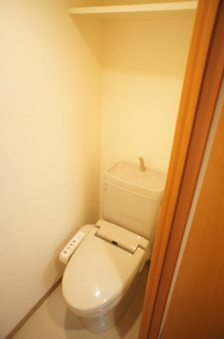 【トイレ】 | CASA AL MARE | ゆったりとした空間のトイレです