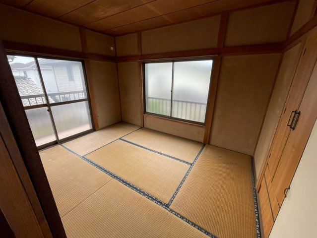 -三丁目不動産-　熊谷市善ヶ島　昭和56年築の和室|畳の上でゆっくりとくつろげる和室です