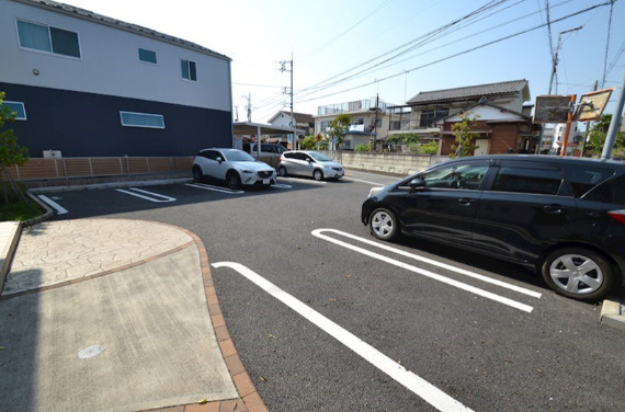【駐車場】