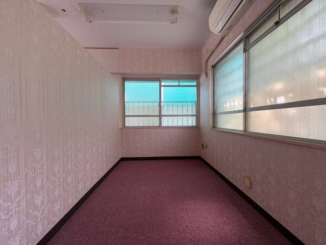 市川マンションの内装|明るい室内です