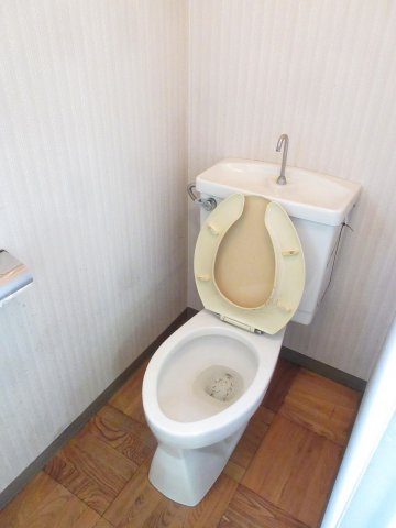 泉町事務所のトイレ|清潔感のあるトイレです
