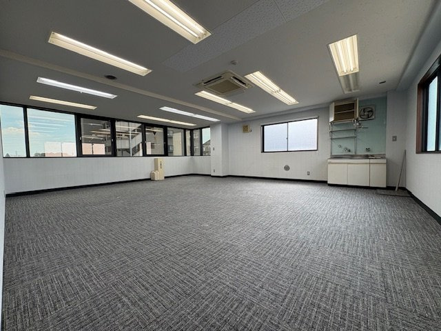メランプスビルの内装|中はこのようになっています