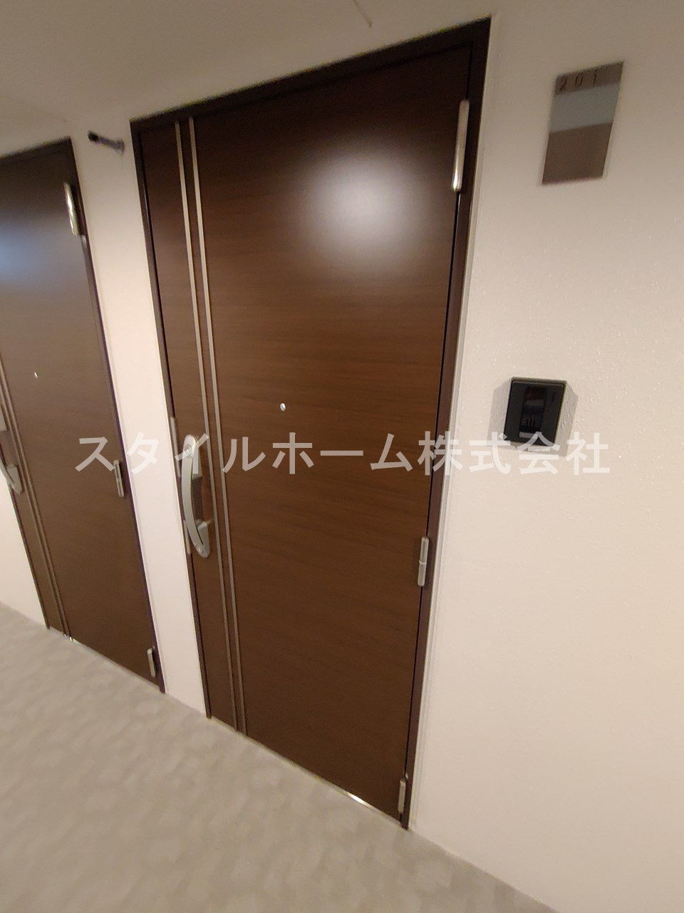 ADVANCE IWATAの玄関