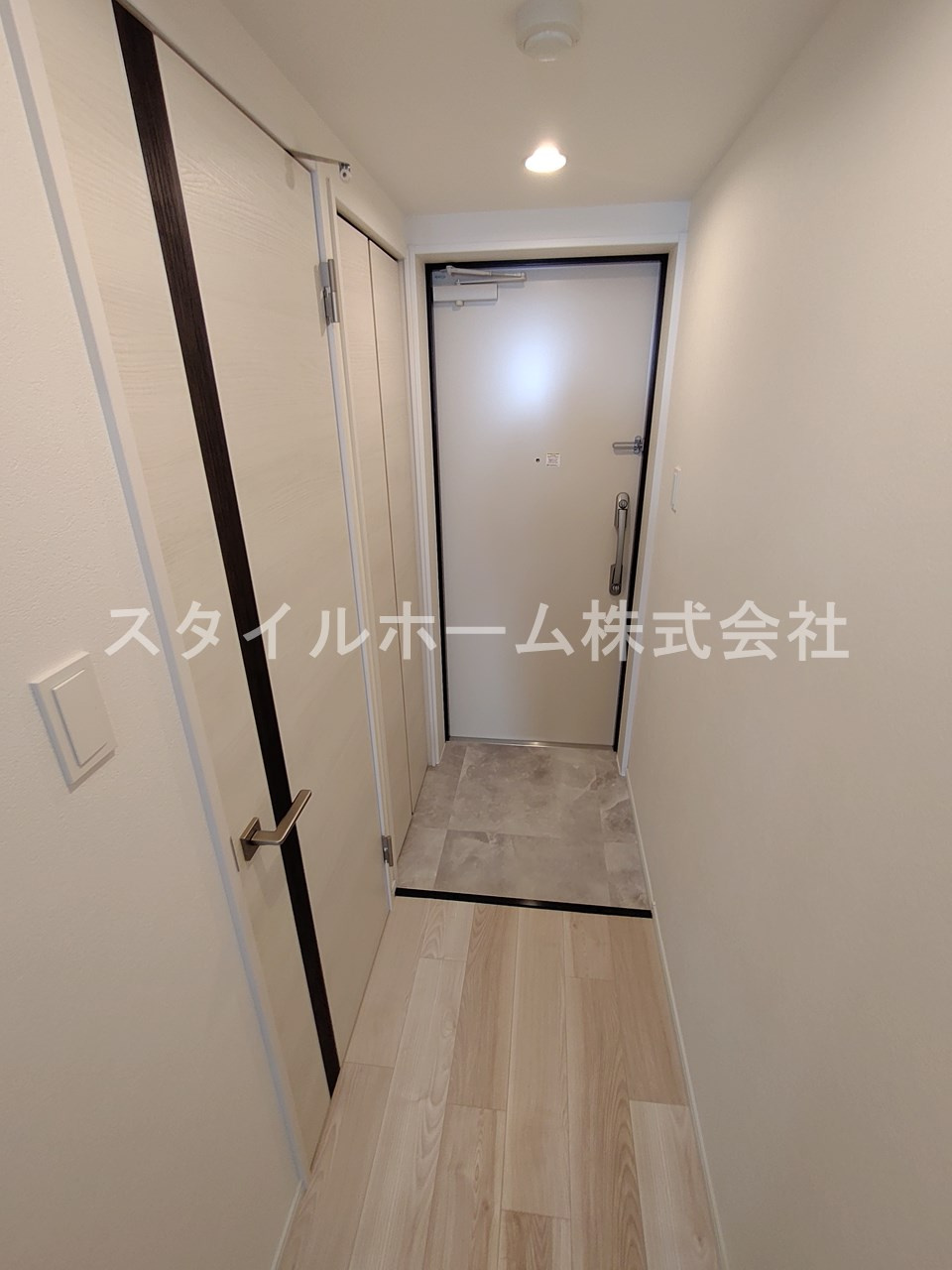 ADVANCE IWATAの玄関
