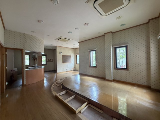 仮称）田村町貸店舗の内装|内装は落ち着いています