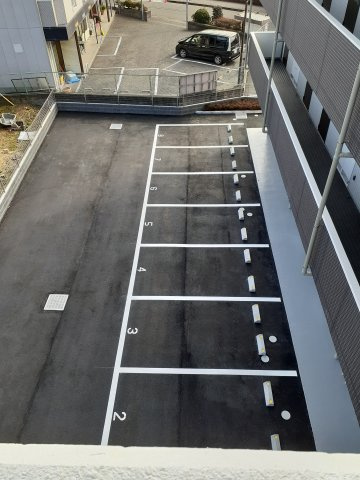 スタツィオーネAJIKIの駐車場|駐車場完備です