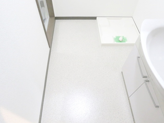 スターフラッツの設備|室内洗濯機置場と脱衣スペースです(^^♪
