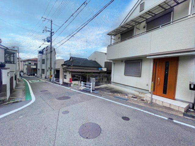 【前面道路含む現地写真】の画像