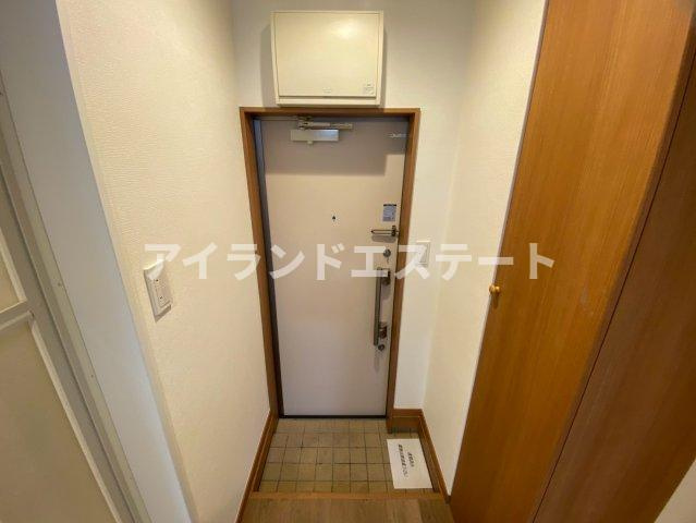 グルクスハイム経堂　駅近　バストイレ別　オートロックの玄関