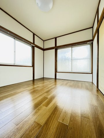 高麗川駅前貸家の洋室