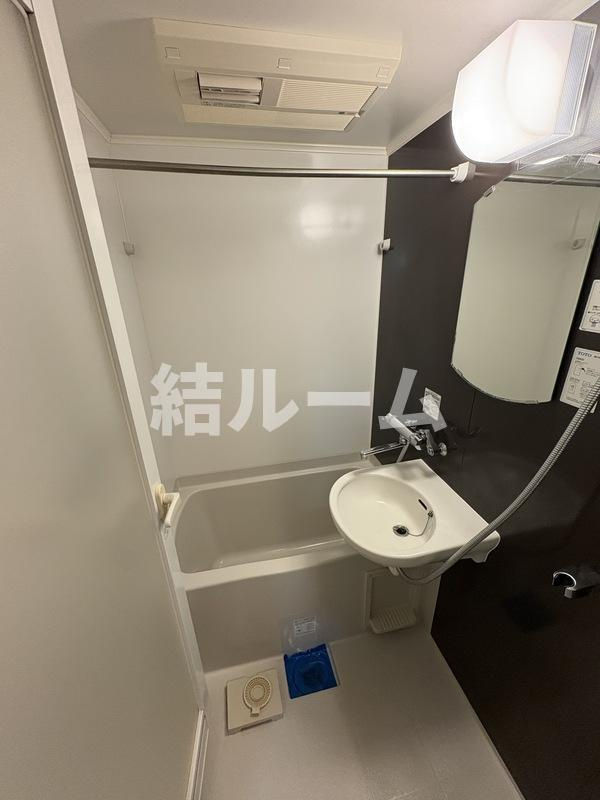 中野区白鷺３丁目の賃貸マンションの浴室