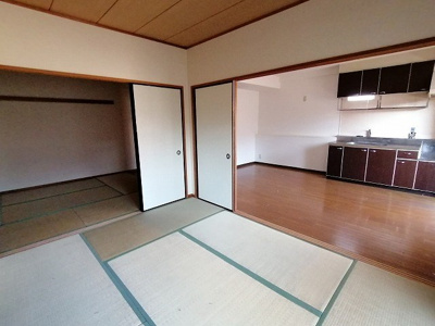 【寝室】 | 山和小路 | 開放的な寝室です
