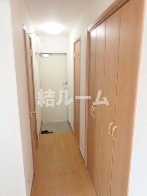 中野区江原町１丁目のアパートの玄関