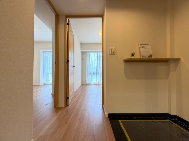 このマンション、近くを通ったことある人なら、あーあれね！ってなる。広大な敷地に複数棟建つ光景は圧巻！このお部屋も３面角部屋ですから、言うことないでしょう！！な、『パークシティ横濱Ｅ棟』リノベーションの内装|物件の内装です
