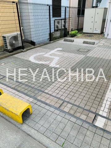 ファインアドレス新御徒町の駐車場