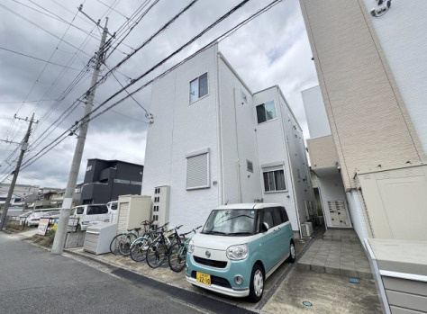ＲＩＺＥＳＴ　新松戸西の駐車場
