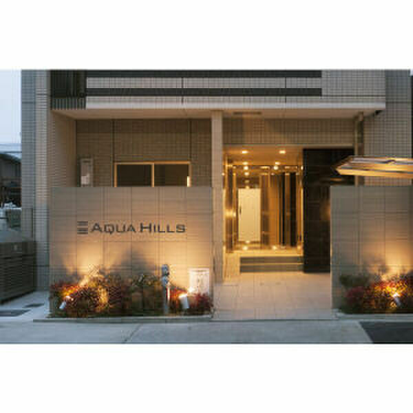 名古屋市中区千代田１丁目の賃貸マンションのエントランス