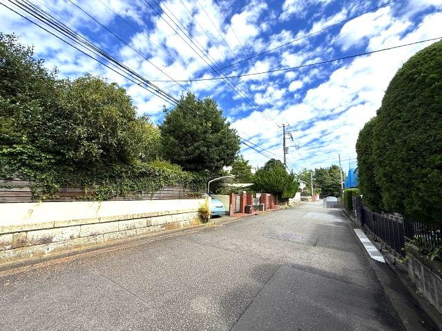 閑静な住宅街　整形地の前面道路含む現地写真|前面道路