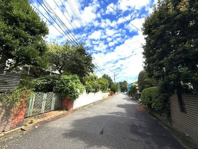 閑静な住宅街　整形地の前面道路含む現地写真|前面道路