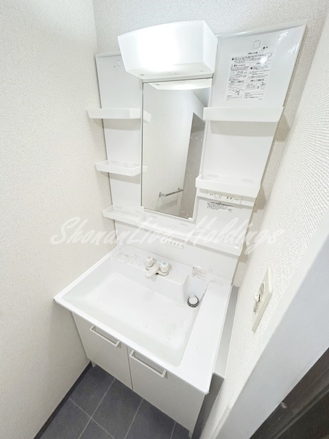湘南山の手マンションの洗面所