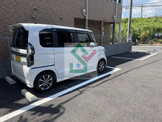 グレイス西所沢2の駐車場
