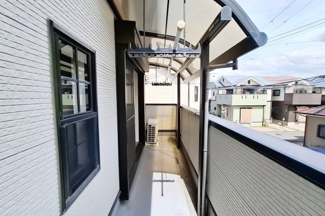 岸和田市西大路町のバルコニー|バルコニー：洋室3から出入りできるバルコニーです。